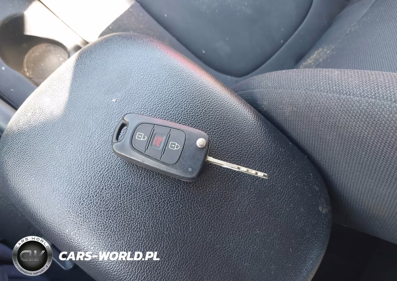 2011 Kia Soul + VIN:KNDJT2A2XB7254719 - 11
