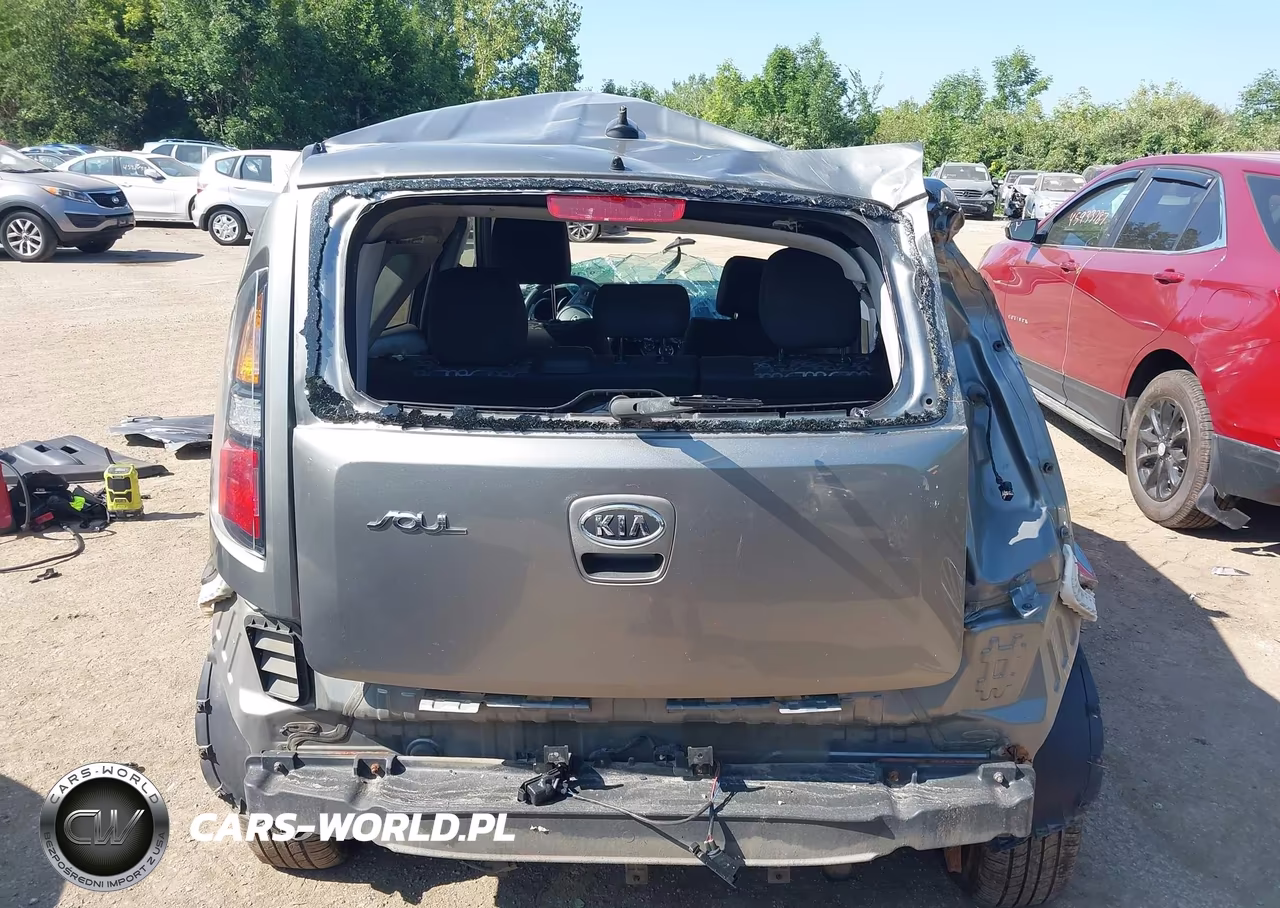 2011 Kia Soul + VIN:KNDJT2A2XB7254719 - 17