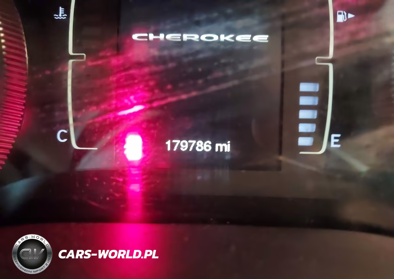 2015 Jeep Cherokee Sport VIN:1C4PJMAB4FW650734 - 15
