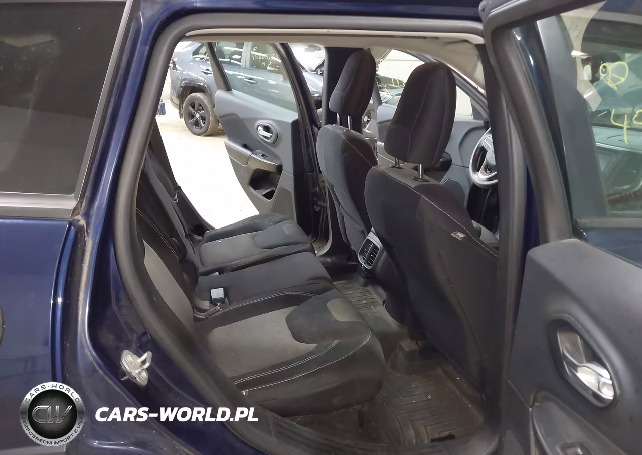2015 Jeep Cherokee Sport VIN:1C4PJMAB4FW650734 - 8
