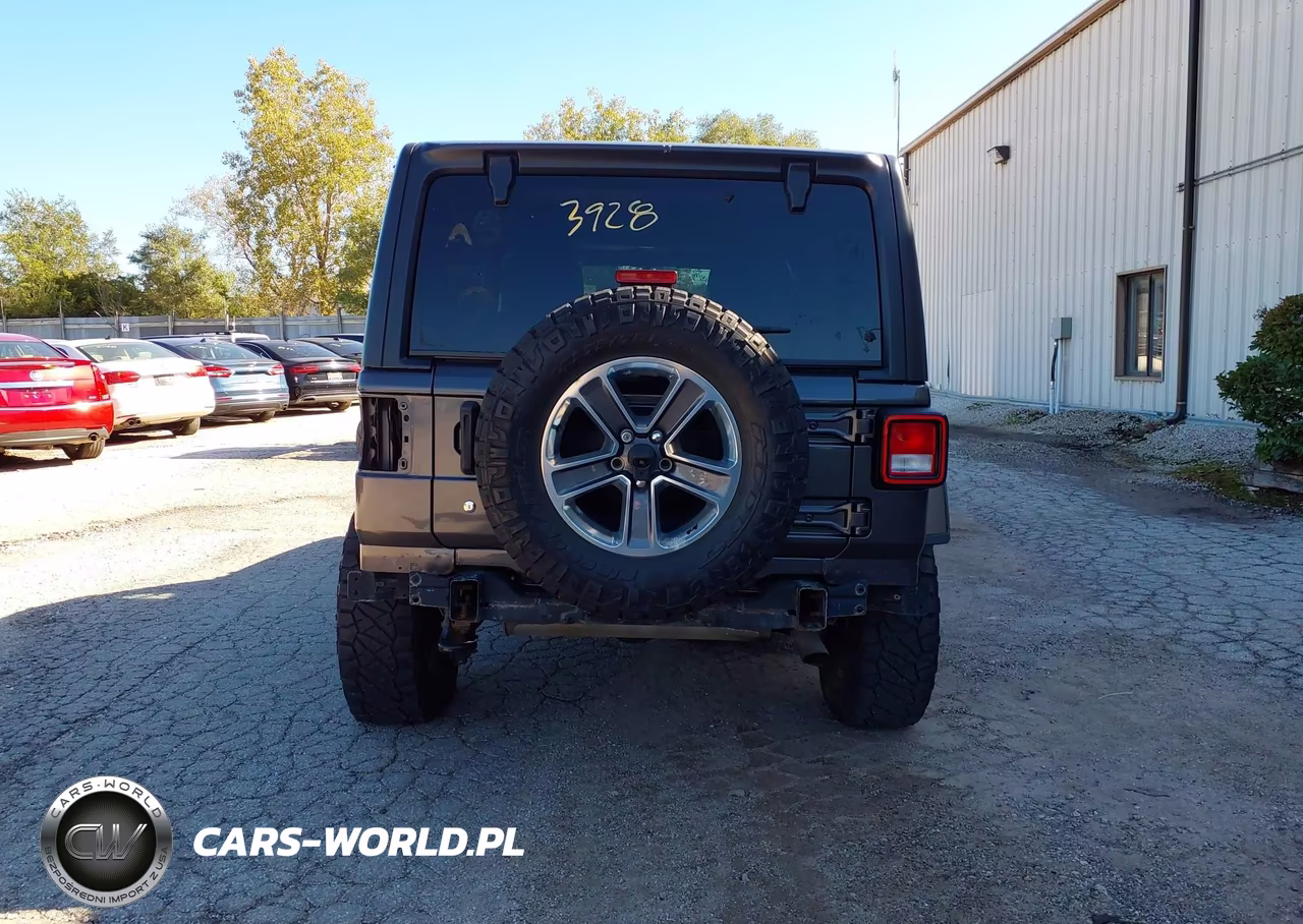 2018 Jeep Wrangler Unlimited Sahara 4X4 VIN:1C4HJXEG3JW111364 - 16