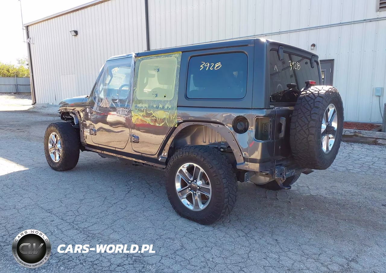 2018 Jeep Wrangler Unlimited Sahara 4X4 VIN:1C4HJXEG3JW111364 - 3