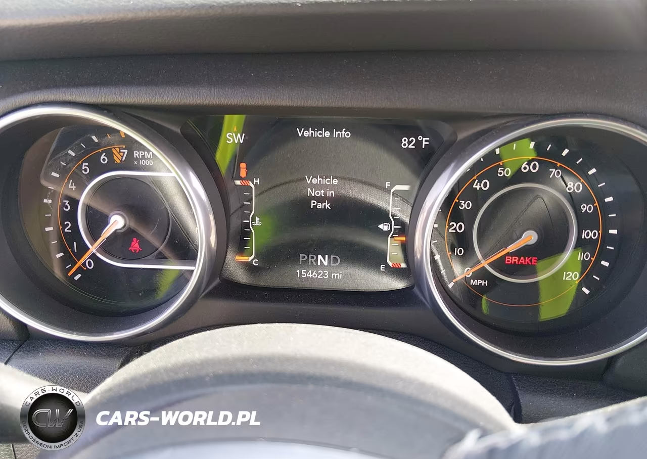 2018 Jeep Wrangler Unlimited Sahara 4X4 VIN:1C4HJXEG3JW111364 - 7