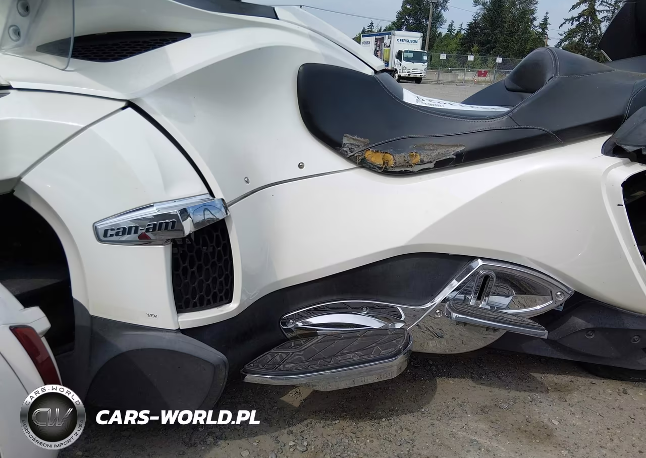 2015 Can-Am Spyder Roadster Rt-Rt-S-S Series-Ltd VIN:2BXNBDD29FV006078 - 9
