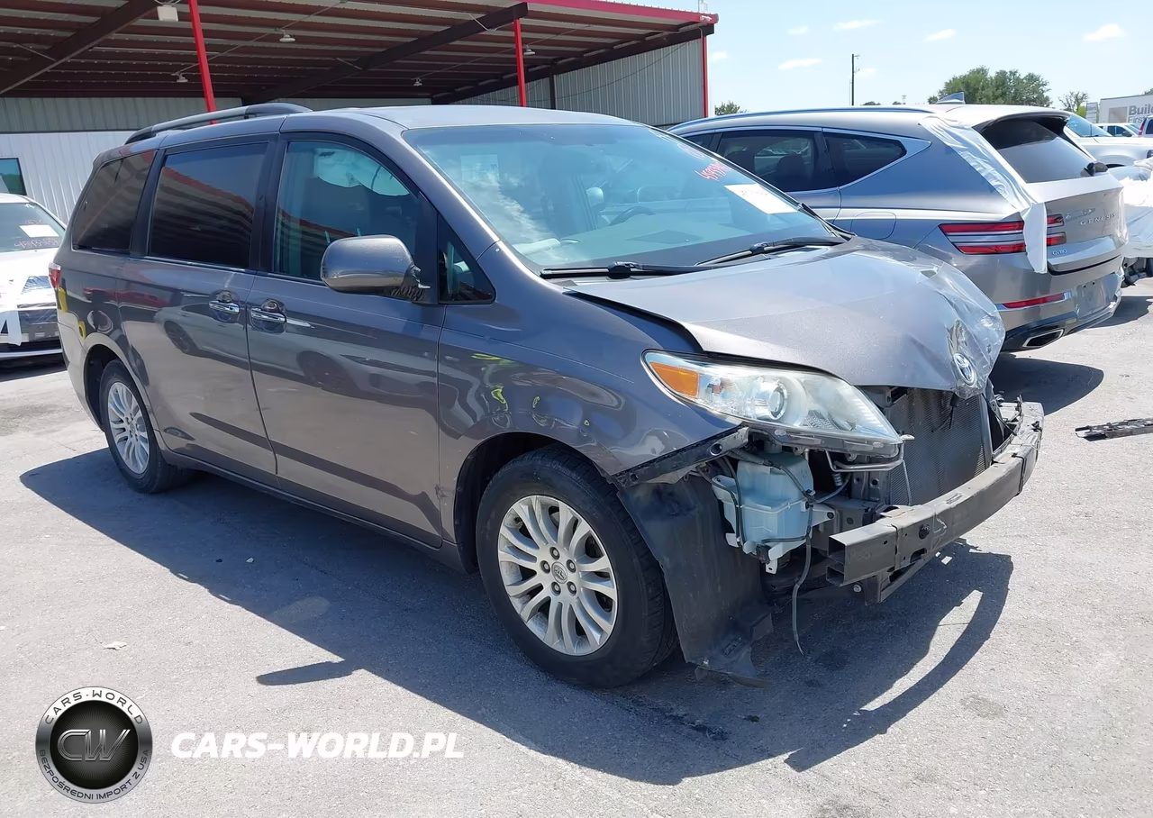 2015 Toyota Sienna Xle 8 Passenger
