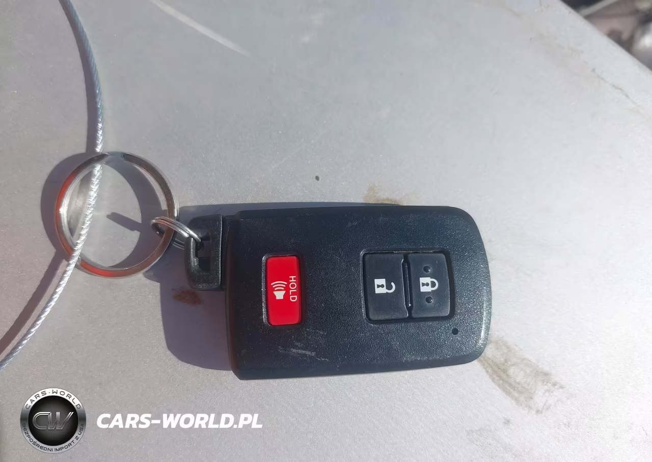2014 Toyota Prius C Three VIN:JTDKDTB32E1565339 - 11