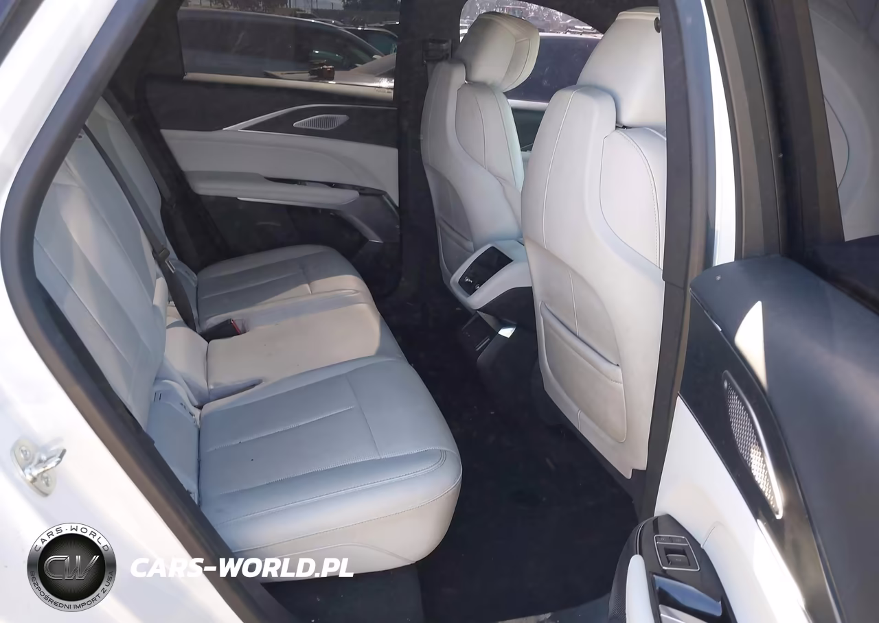 2024 Cadillac Lyriq Sport W-1Sj VIN:1GYKPVRK9RZ124759 - 8