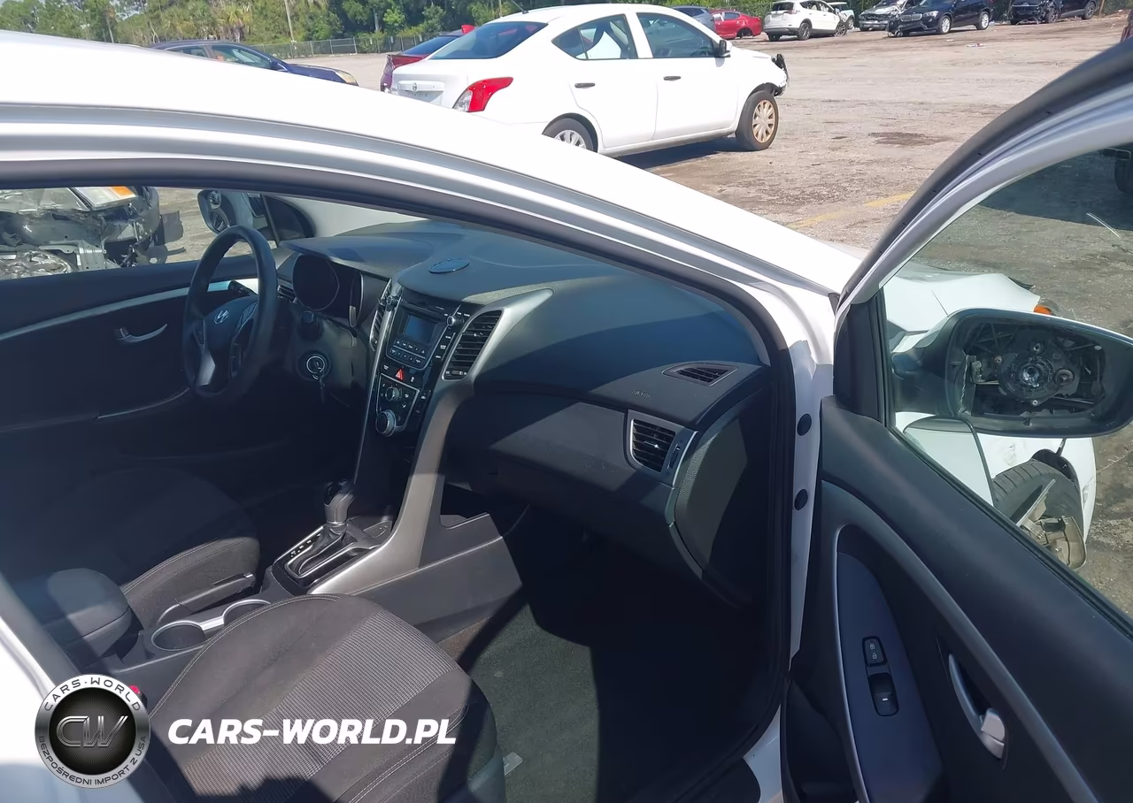 2017 Hyundai Elantra Gt VIN:KMHD35LH7HU366920 - 5
