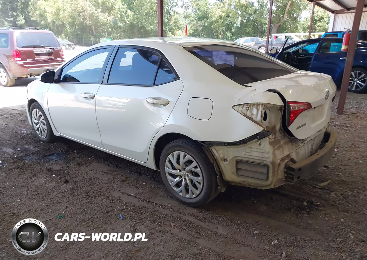 2017 Toyota Corolla Le VIN:5YFBURHE6HP580499 - 3