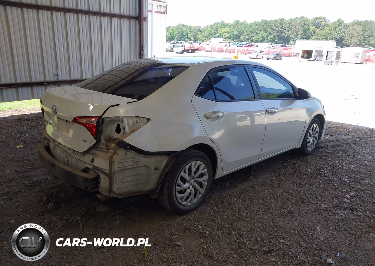 2017 Toyota Corolla Le VIN:5YFBURHE6HP580499 - 4