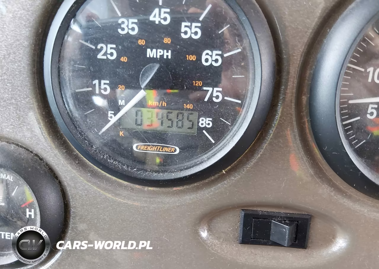 2003 Freightliner Chassis X Line Motor Home VIN:4UZAAHBV03CL73742 - 13