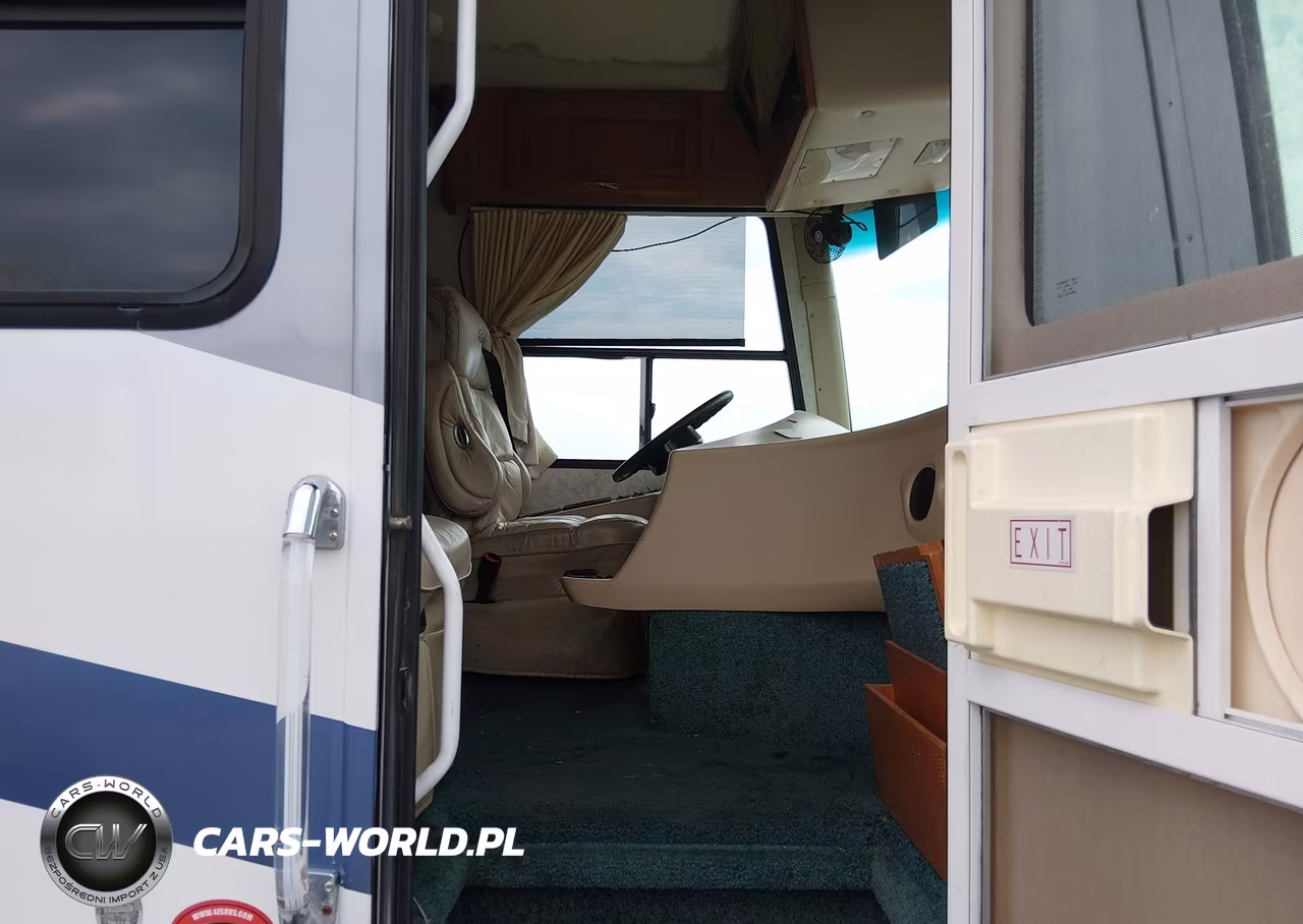 2003 Freightliner Chassis X Line Motor Home VIN:4UZAAHBV03CL73742 - 5