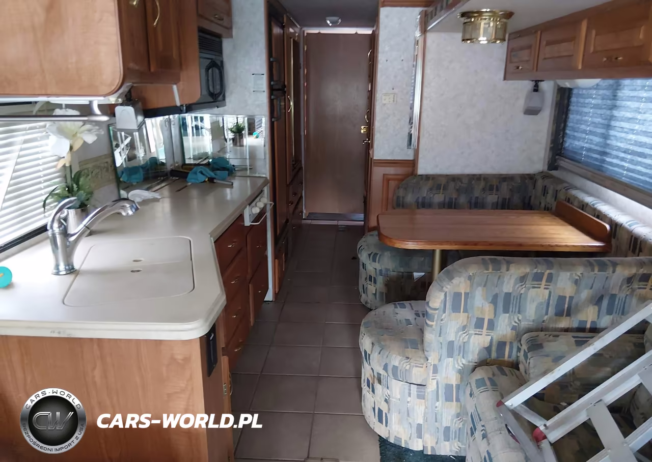 2003 Freightliner Chassis X Line Motor Home VIN:4UZAAHBV03CL73742 - 8