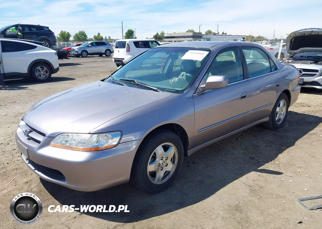 2000 Honda Accord 3.0 Ex VIN:1HGCG1656YA037899 - 2