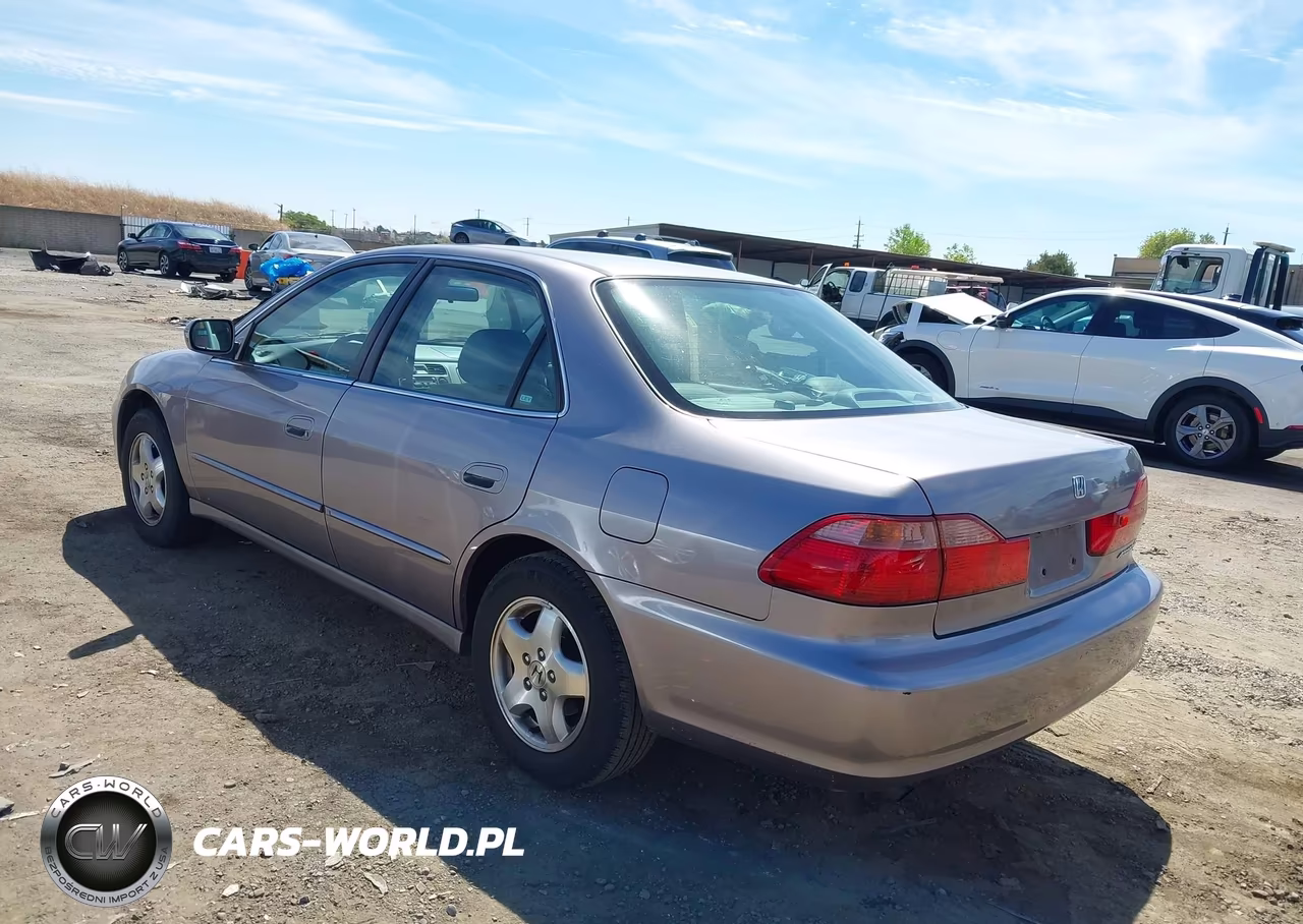 2000 Honda Accord 3.0 Ex VIN:1HGCG1656YA037899 - 3