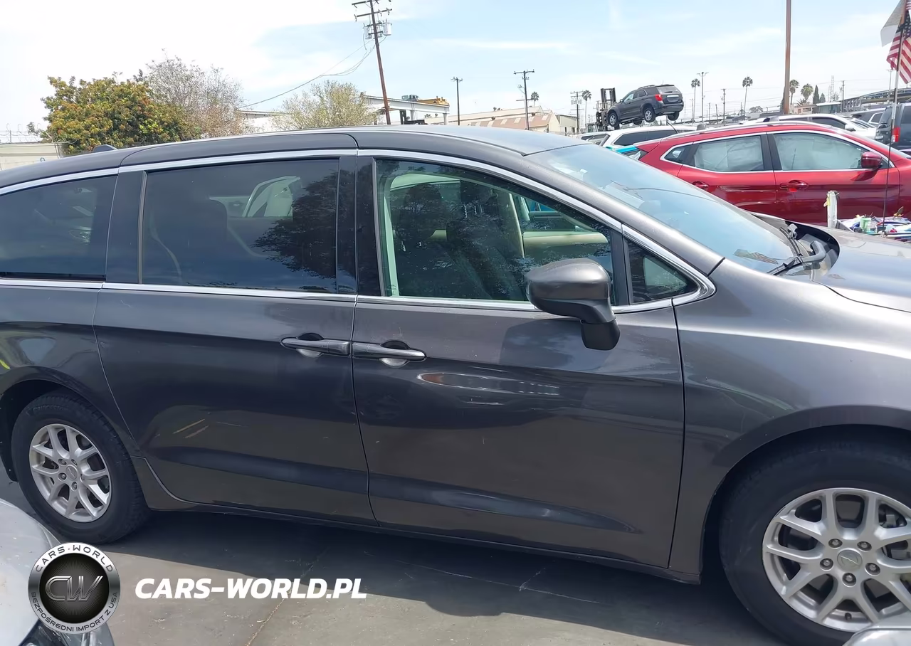 2017 Chrysler Pacifica Lx VIN:2C4RC1CG9HR705426 - 13
