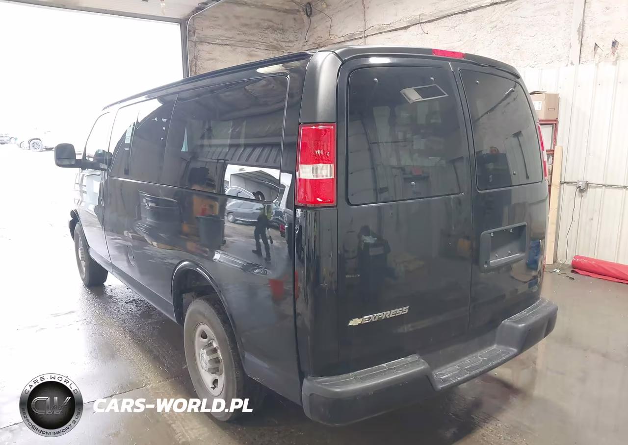 2017 Chevrolet Express 2500 Ls VIN:1GNWGEFGXH1100367 - 3