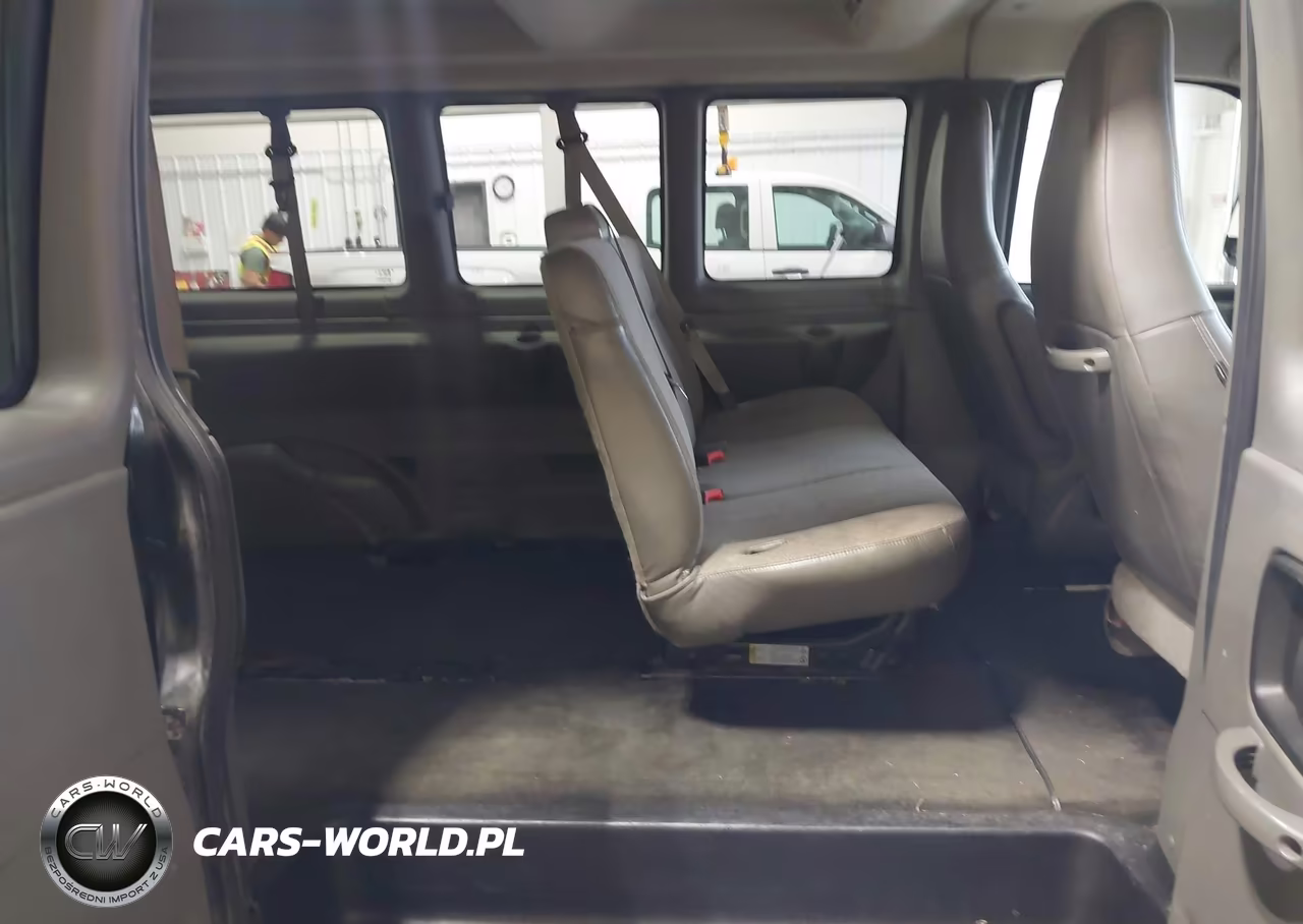 2017 Chevrolet Express 2500 Ls VIN:1GNWGEFGXH1100367 - 8
