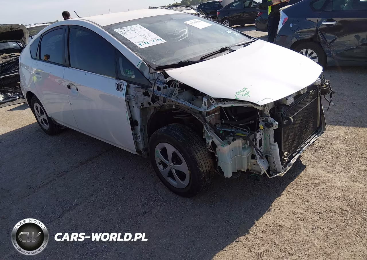 2015 Toyota Prius Three VIN:JTDKN3DU1F1983525 - 1