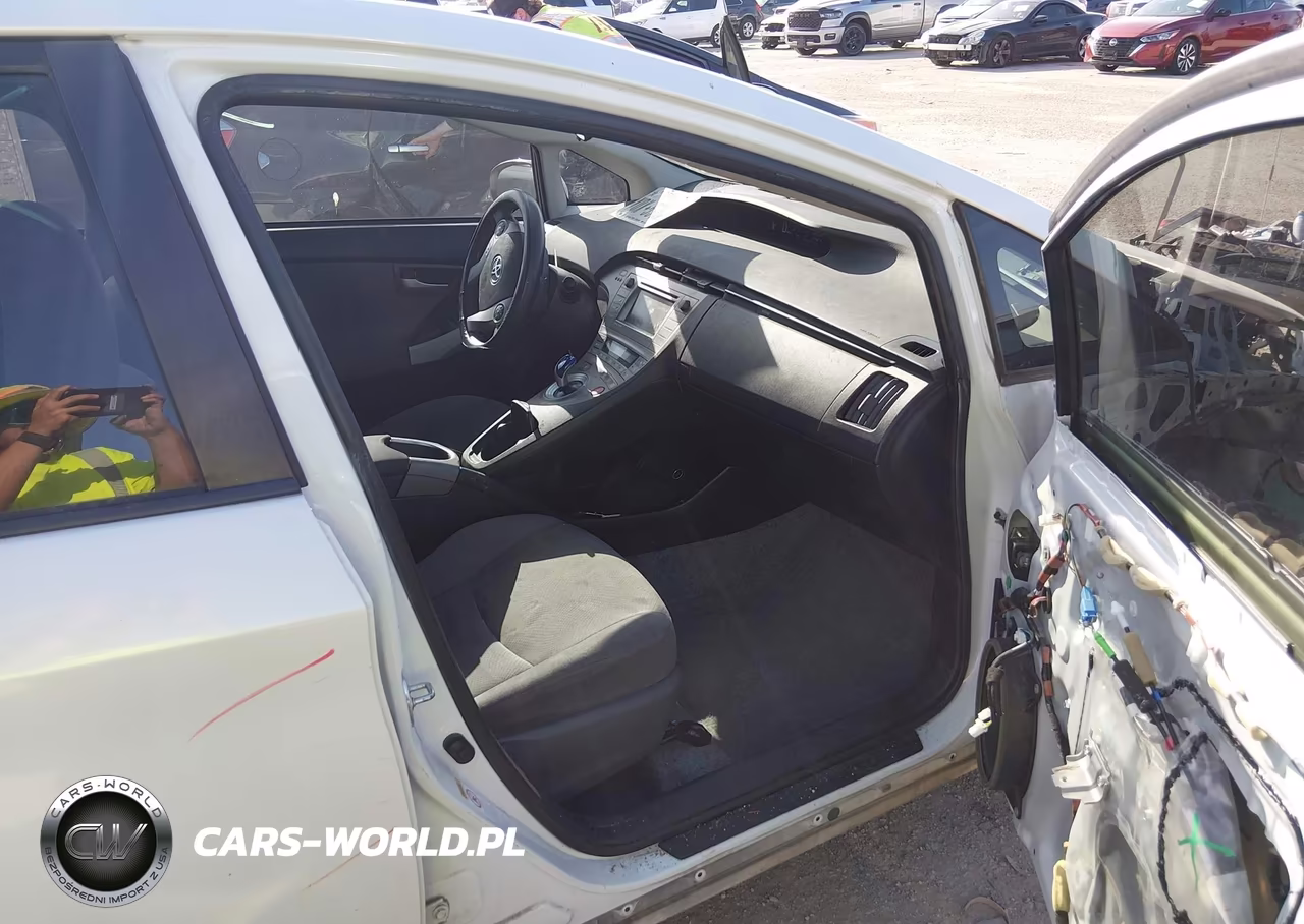 2015 Toyota Prius Three VIN:JTDKN3DU1F1983525 - 5