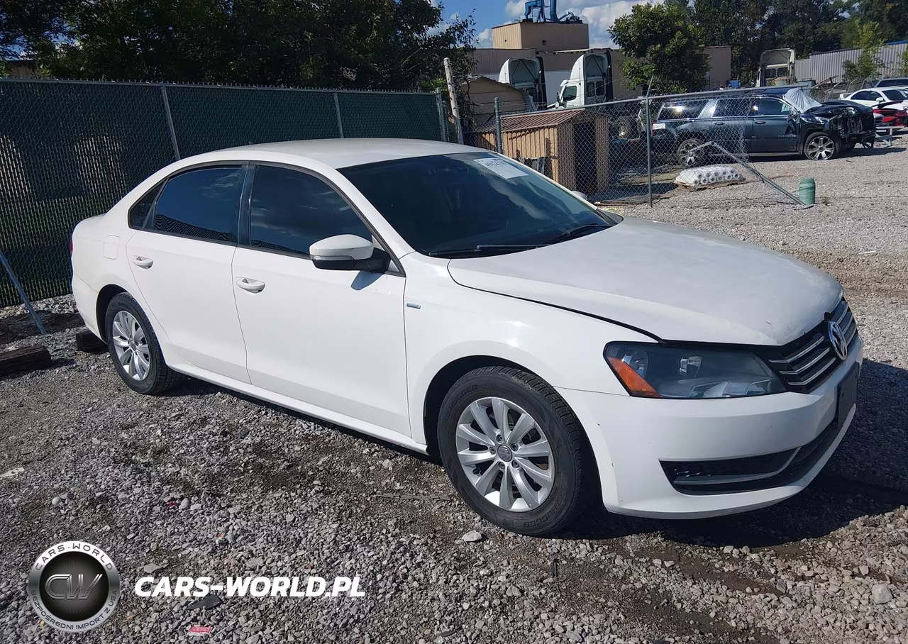 2015 Volkswagen Passat 1.8T Wolfsburg Edition VIN:1VWAT7A38FC020319 - 1