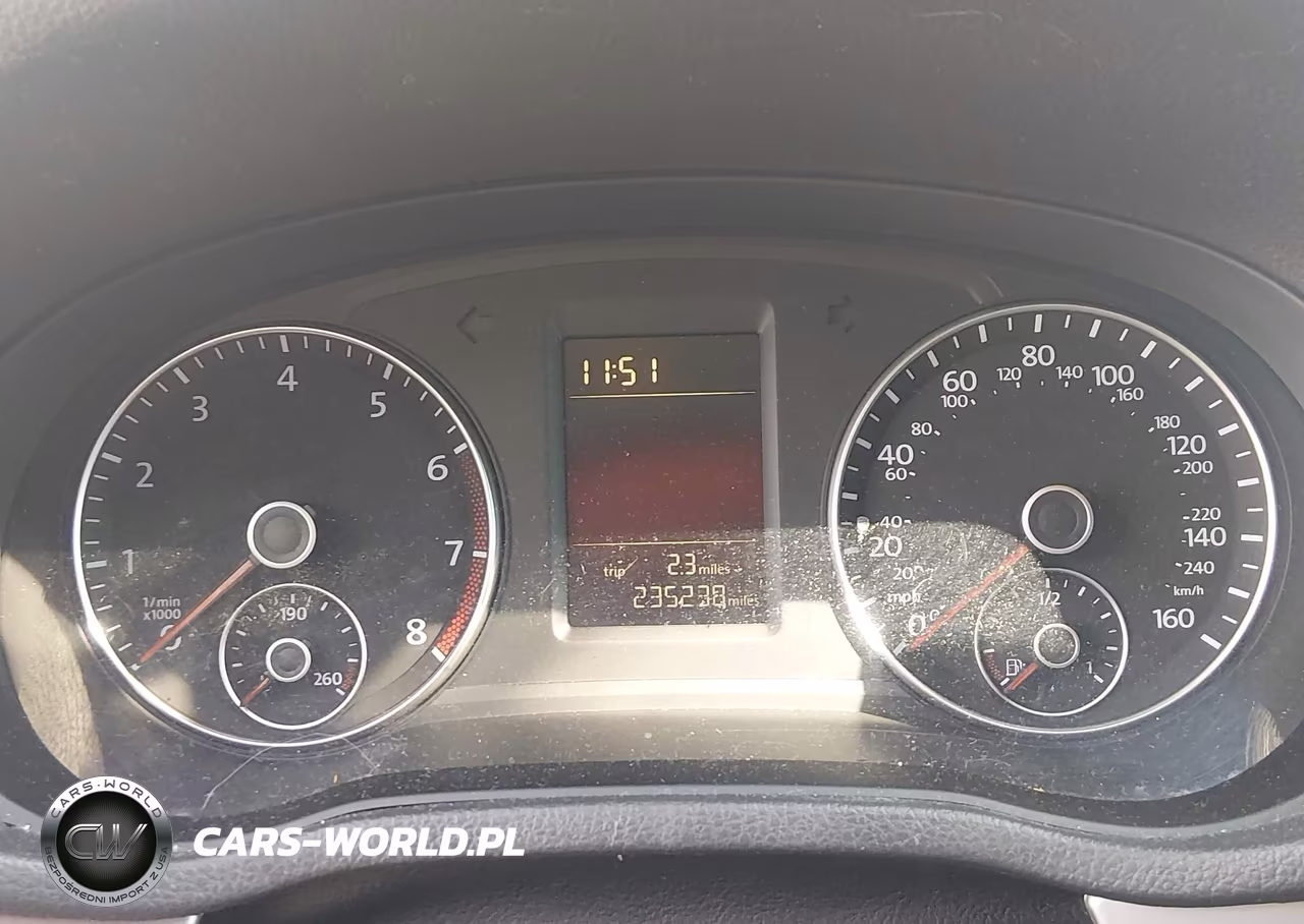 2015 Volkswagen Passat 1.8T Wolfsburg Edition VIN:1VWAT7A38FC020319 - 7