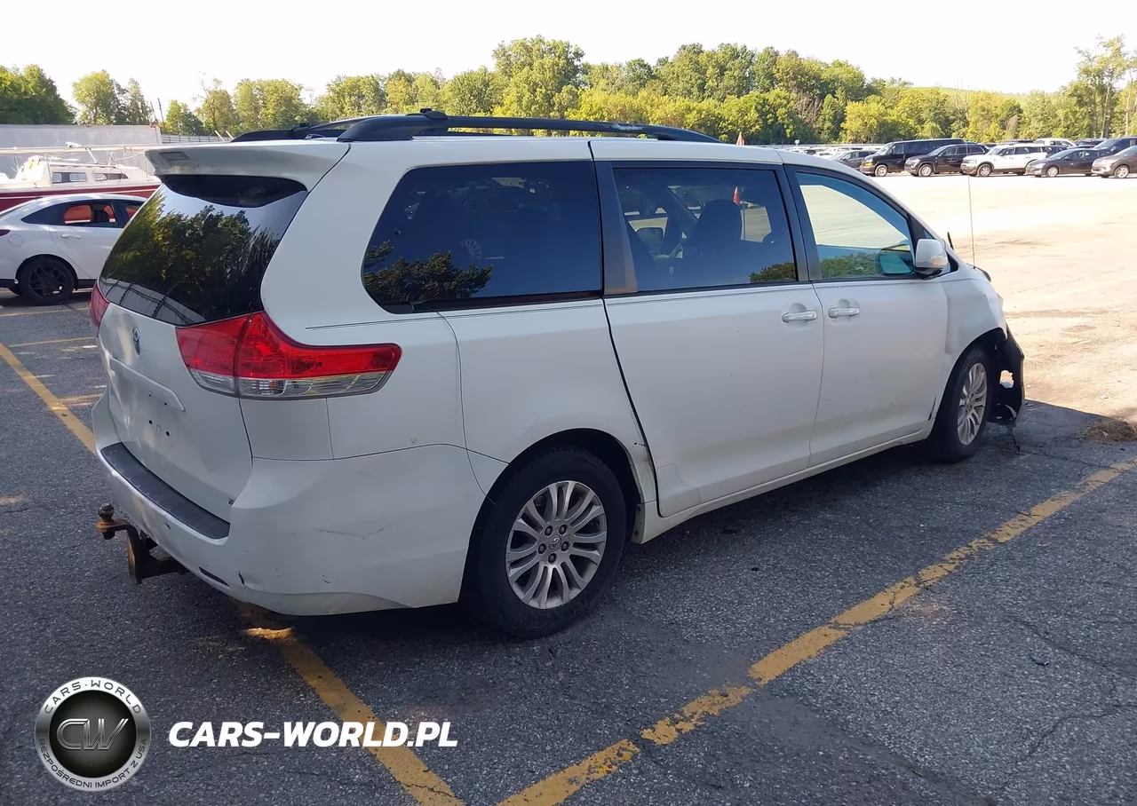 2011 Toyota Sienna Xle V6 VIN:5TDYK3DC0BS146207 - 4
