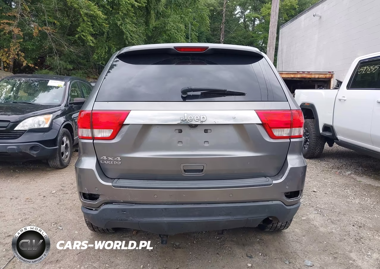 2013 Jeep Grand Cherokee Laredo VIN:1C4RJFAG6DC582175 - 17