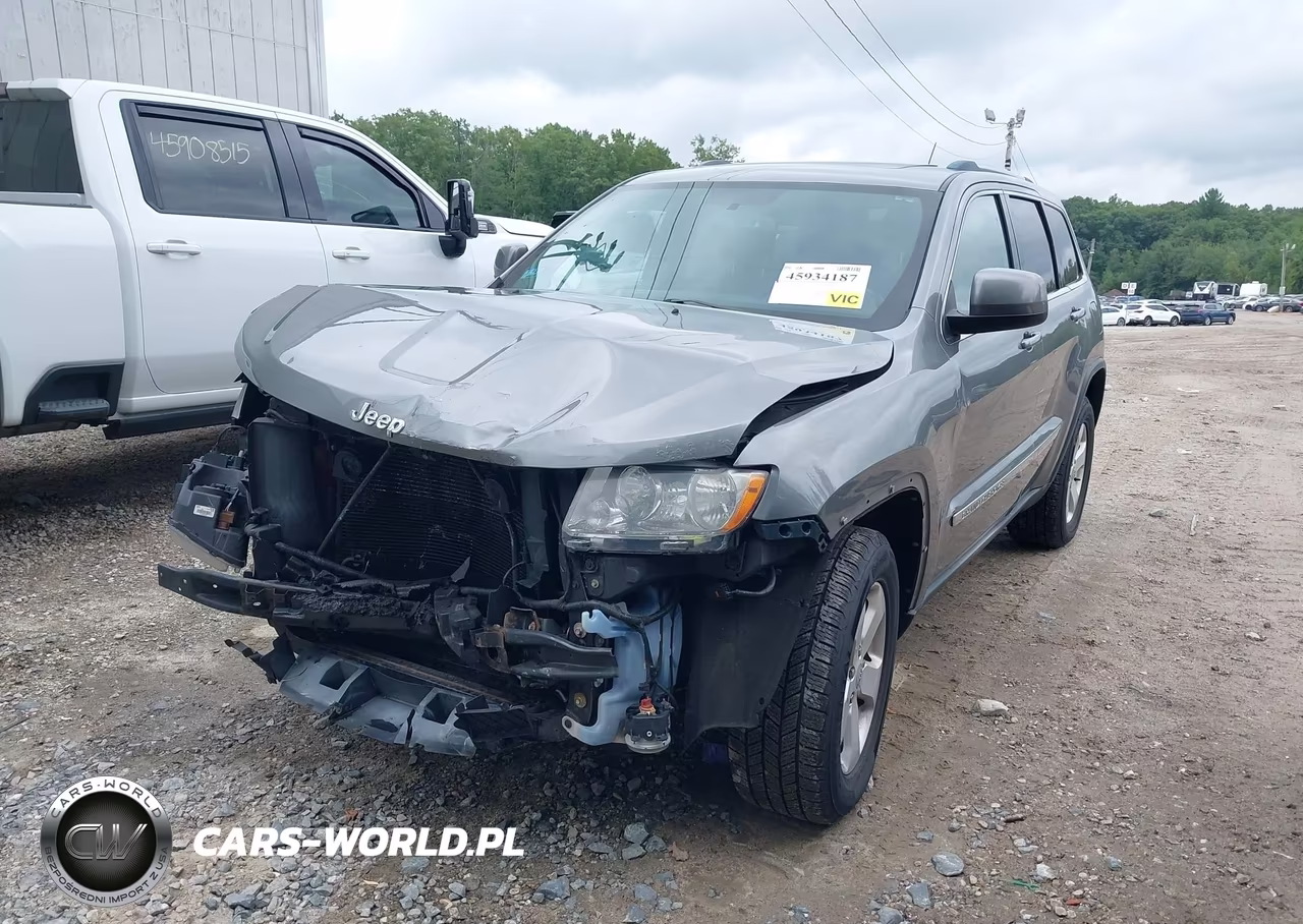 2013 Jeep Grand Cherokee Laredo VIN:1C4RJFAG6DC582175 - 2