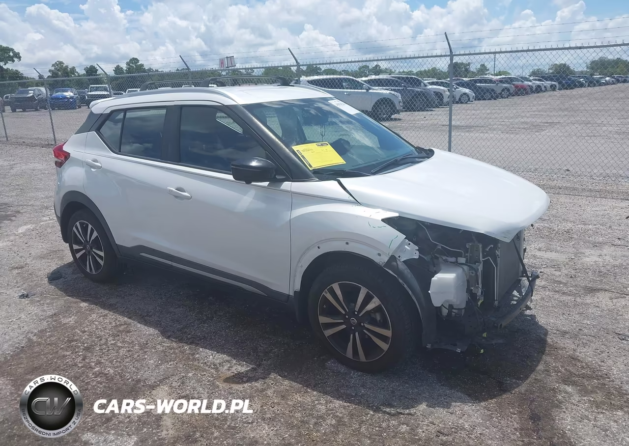 2019 Nissan Kicks Sr VIN:3N1CP5CU7KL470586 - 1