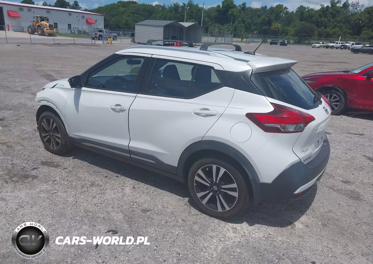 2019 Nissan Kicks Sr VIN:3N1CP5CU7KL470586 - 3