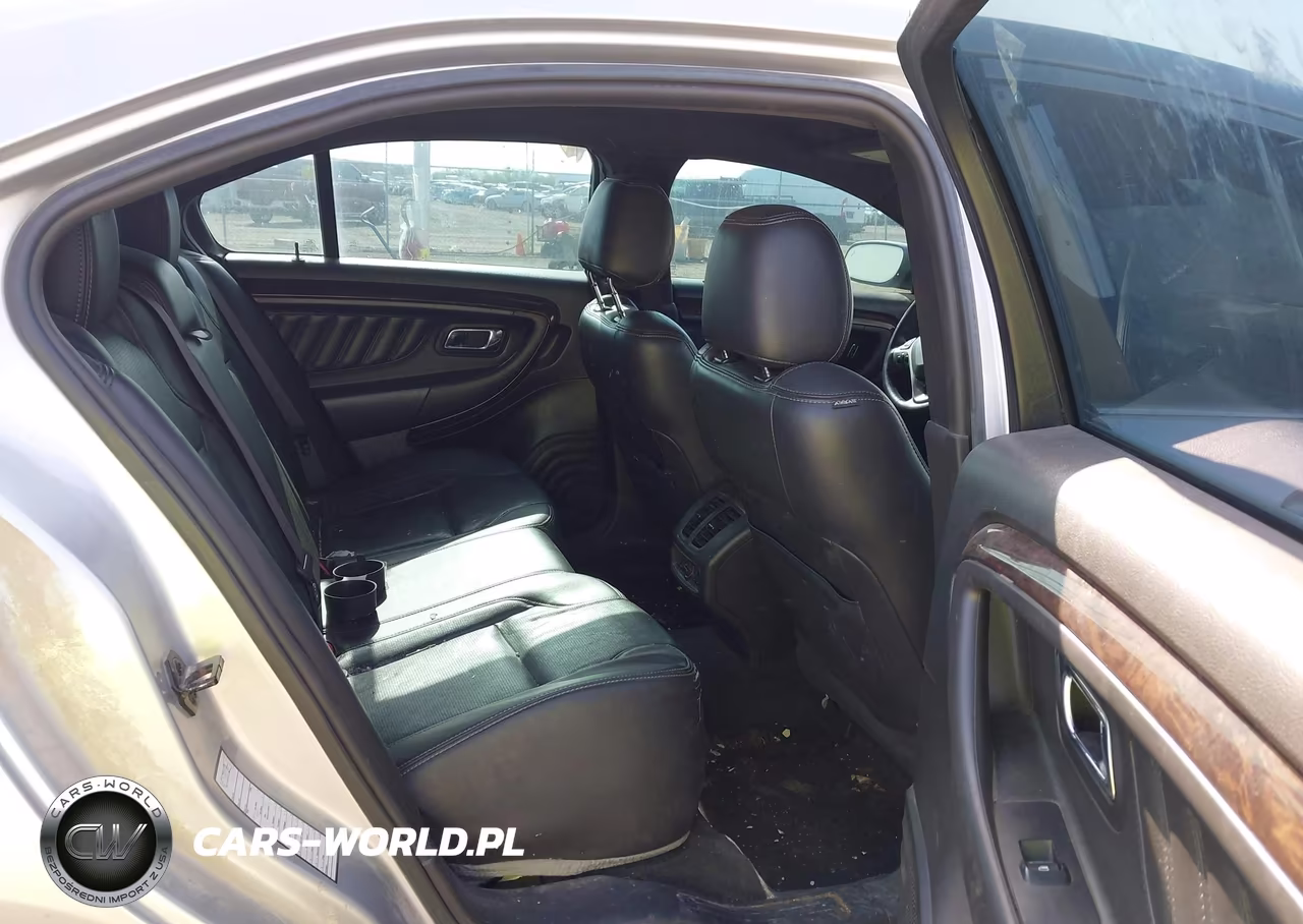 2017 Ford Taurus Limited VIN:1FAHP2F87HG102427 - 8