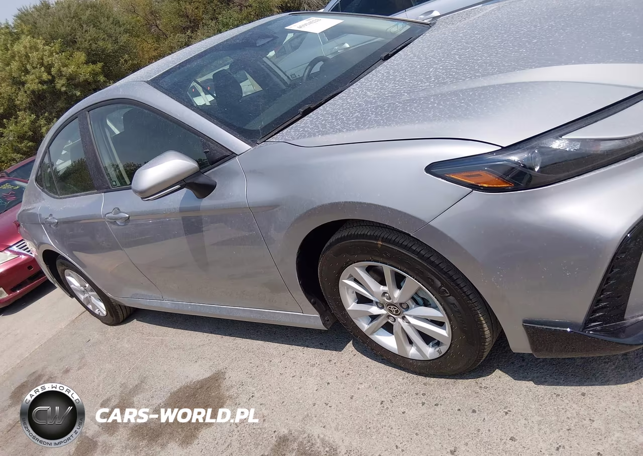 2025 Toyota Camry Le VIN:4T1DAACK3SU621564 - 13