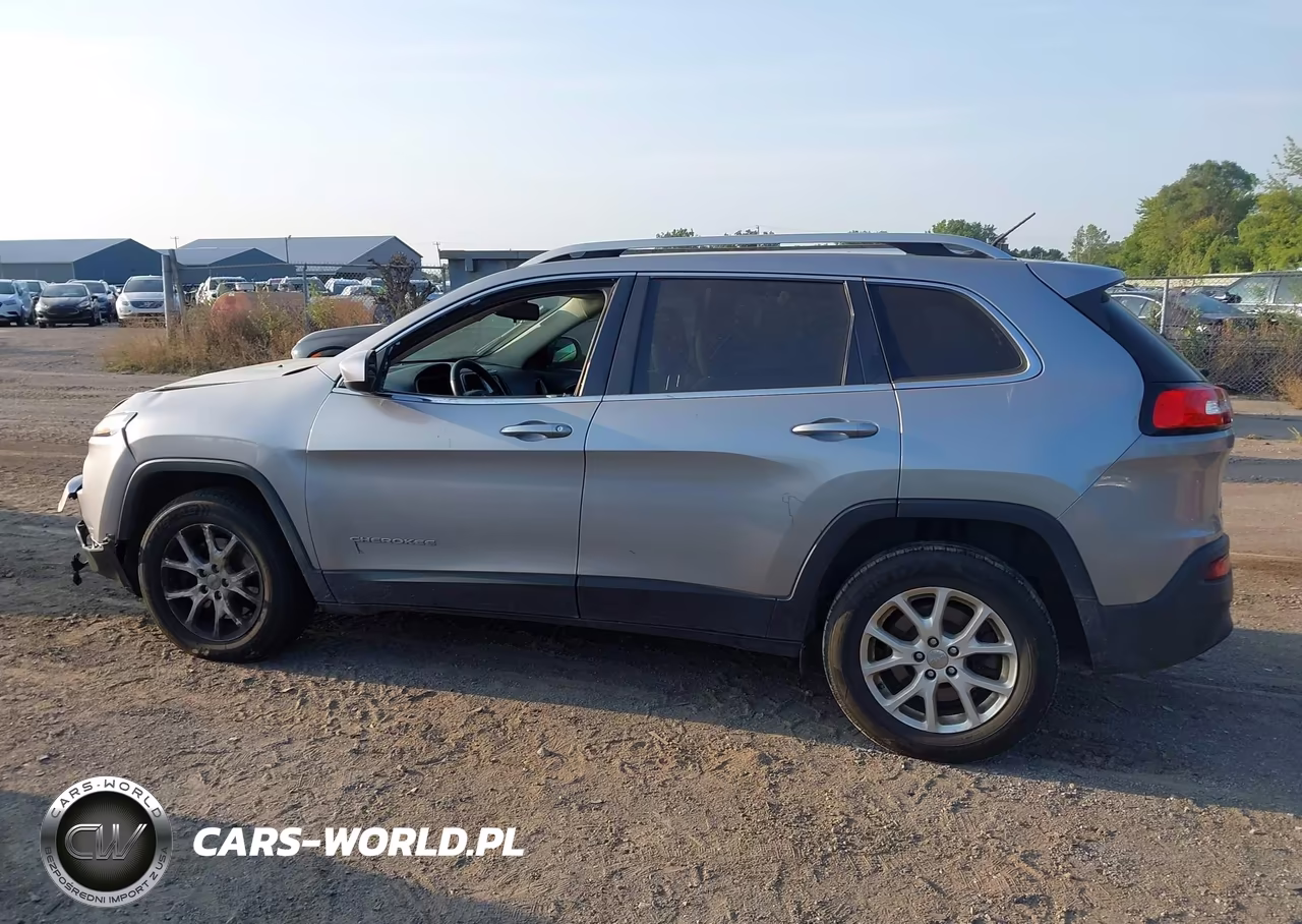 2017 Jeep Cherokee Latitude VIN:1C4PJMCB9HW537507 - 14