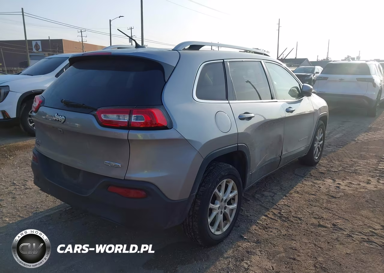 2017 Jeep Cherokee Latitude VIN:1C4PJMCB9HW537507 - 4