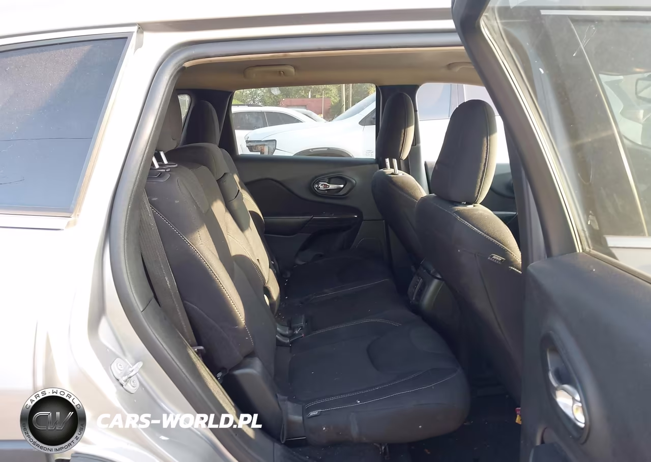 2017 Jeep Cherokee Latitude VIN:1C4PJMCB9HW537507 - 8