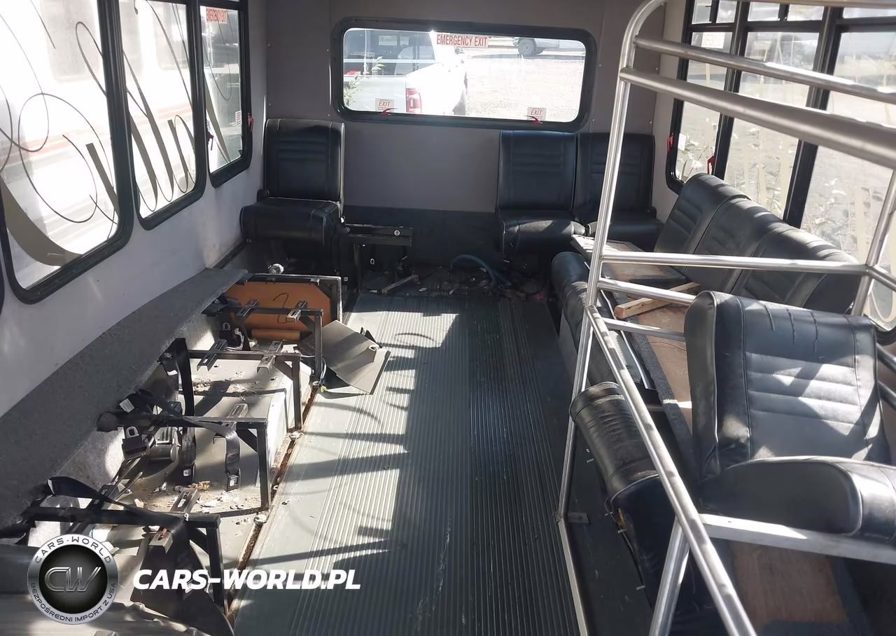 2011 Ford E-350 Cutaway VIN:1FDEE3FS1BDA14871 - 7
