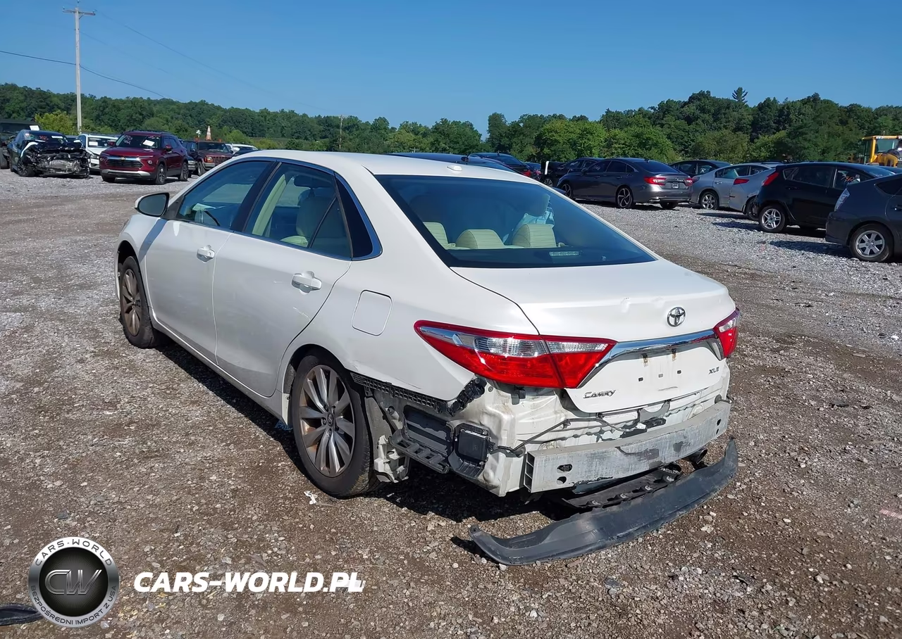 2017 Toyota Camry Xle VIN:4T1BF1FK6HU782052 - 3