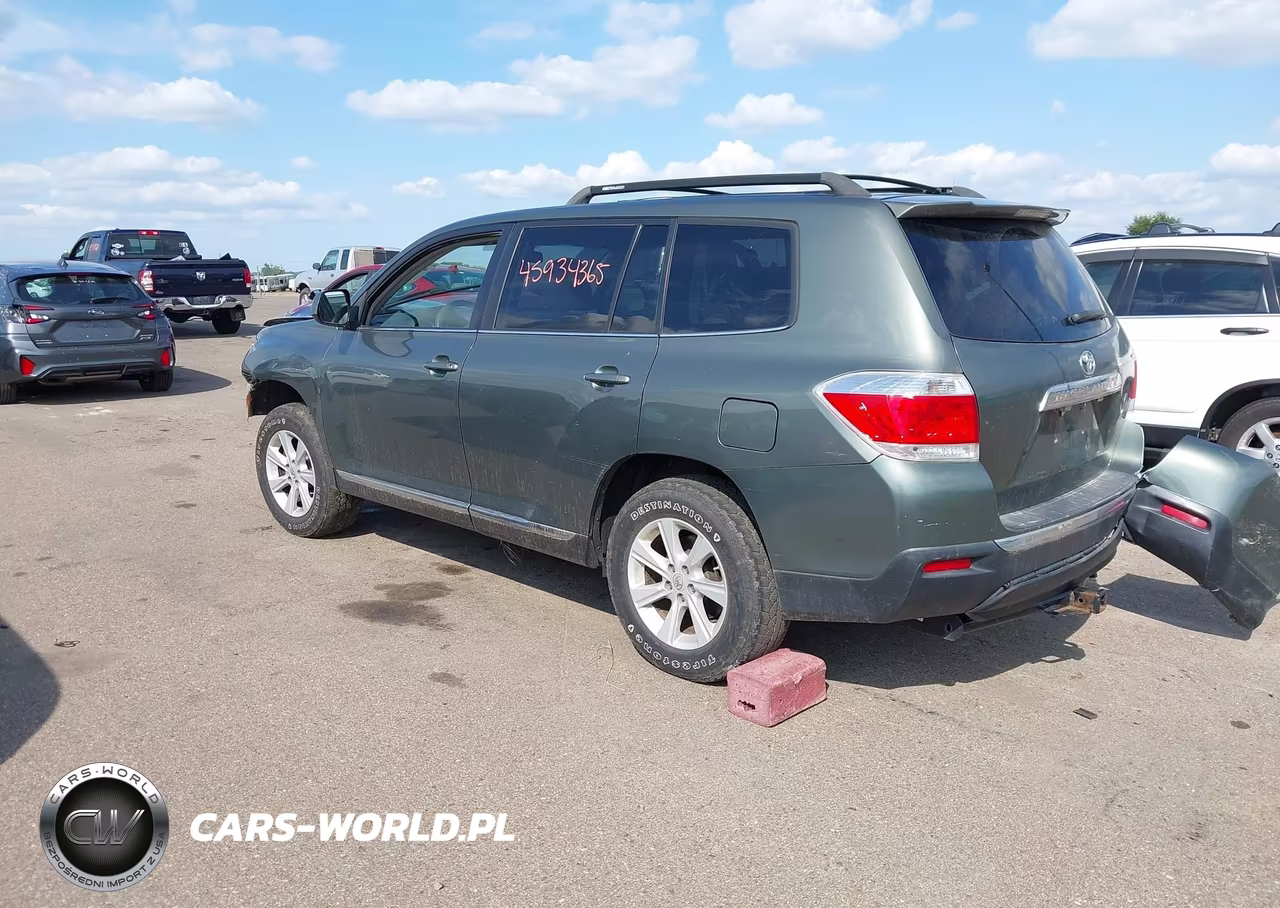 2013 Toyota Highlander Base V6 VIN:5TDBK3EH3DS239788 - 3