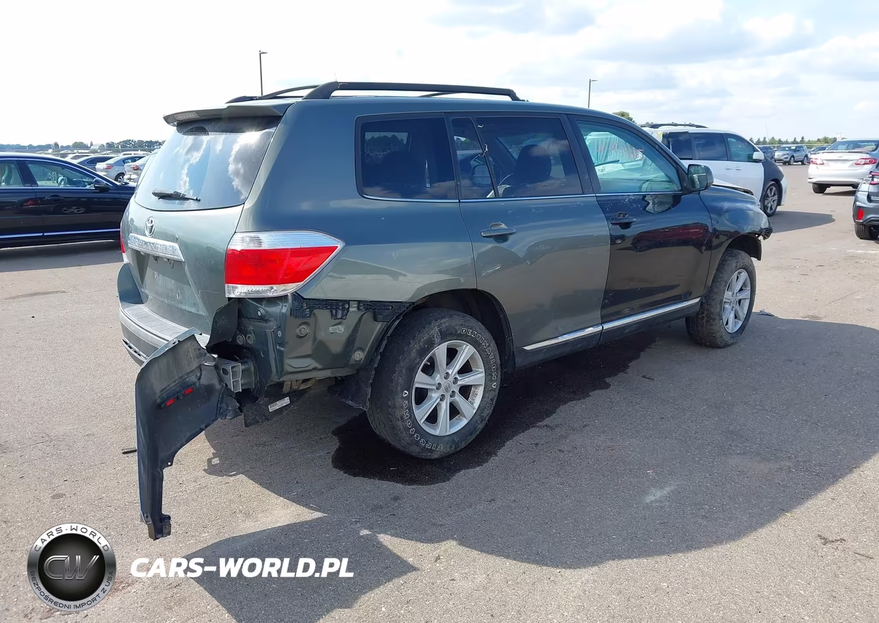 2013 Toyota Highlander Base V6 VIN:5TDBK3EH3DS239788 - 4