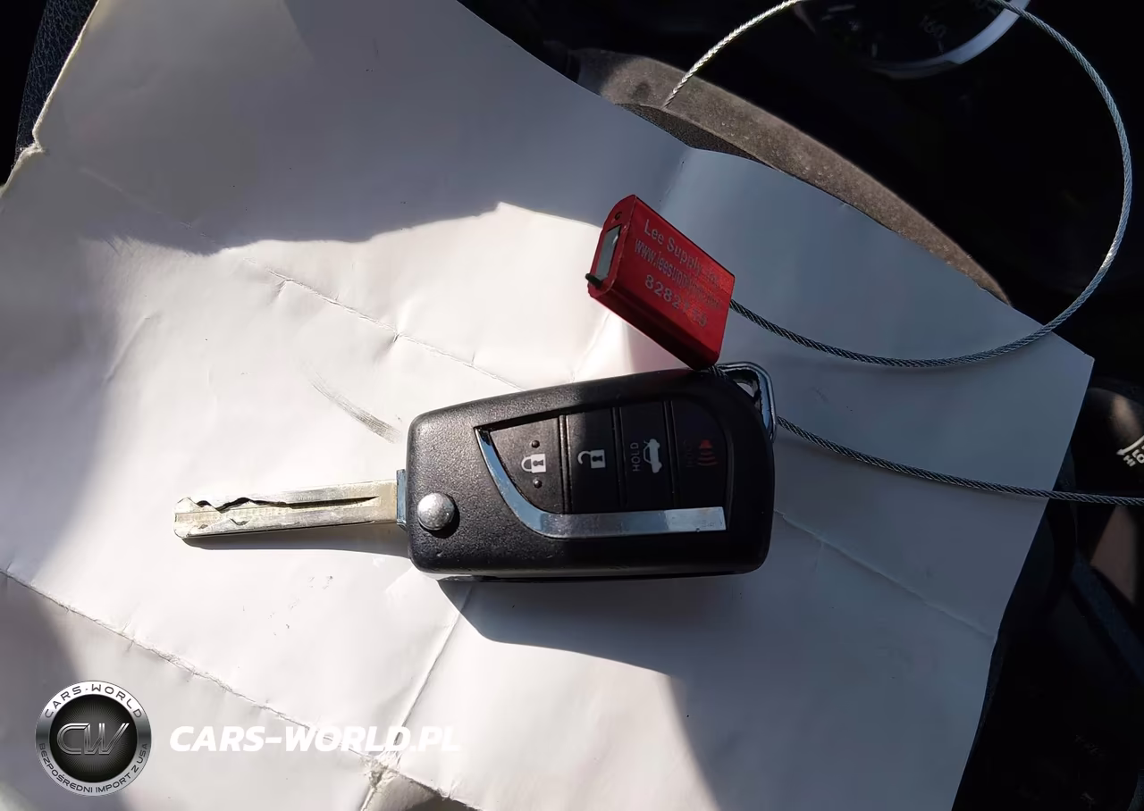 2020 Toyota Corolla Le VIN:5YFEPRAE3LP095387 - 11