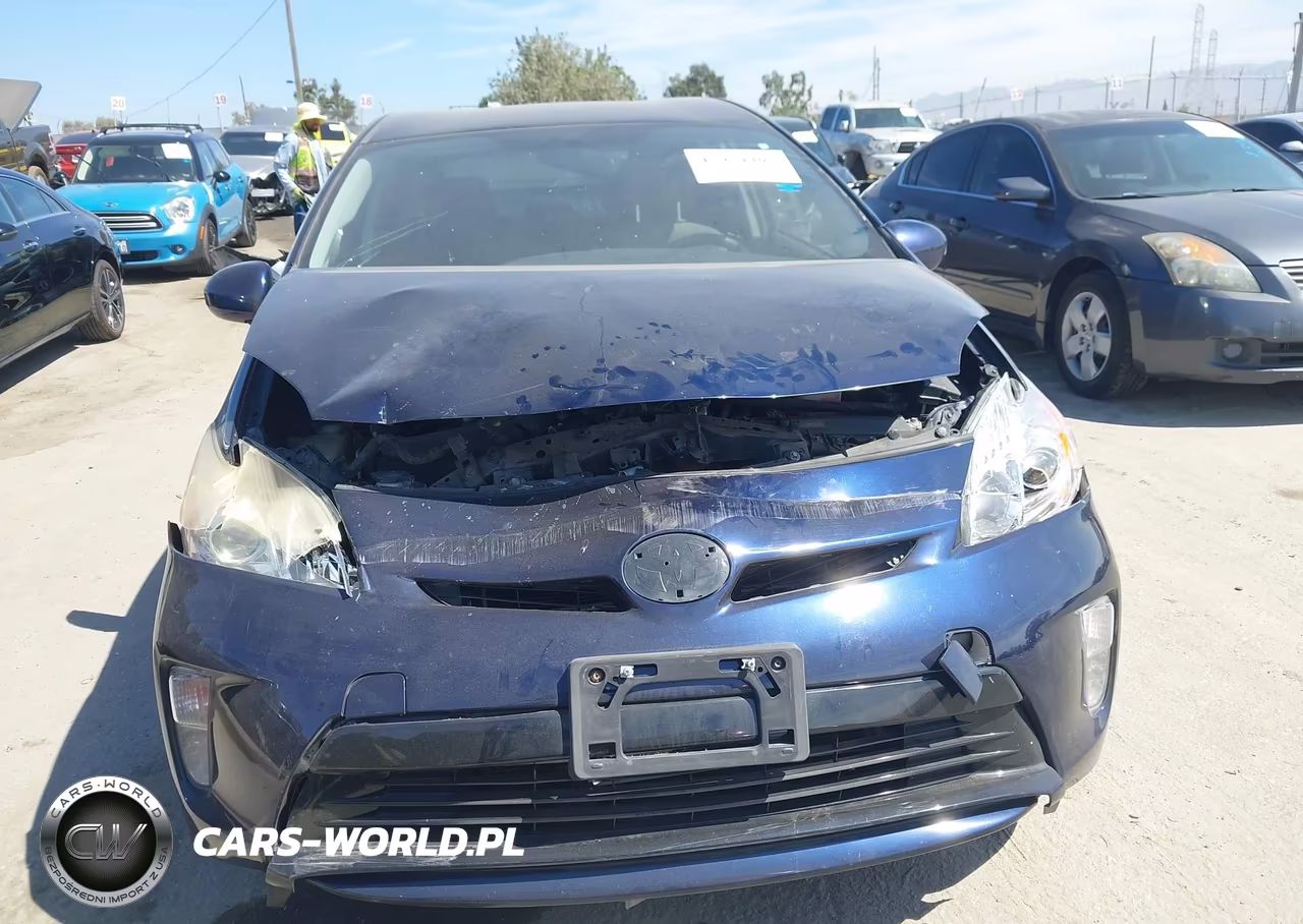 2015 Toyota Prius Two VIN:JTDKN3DU5F0446890 - 12