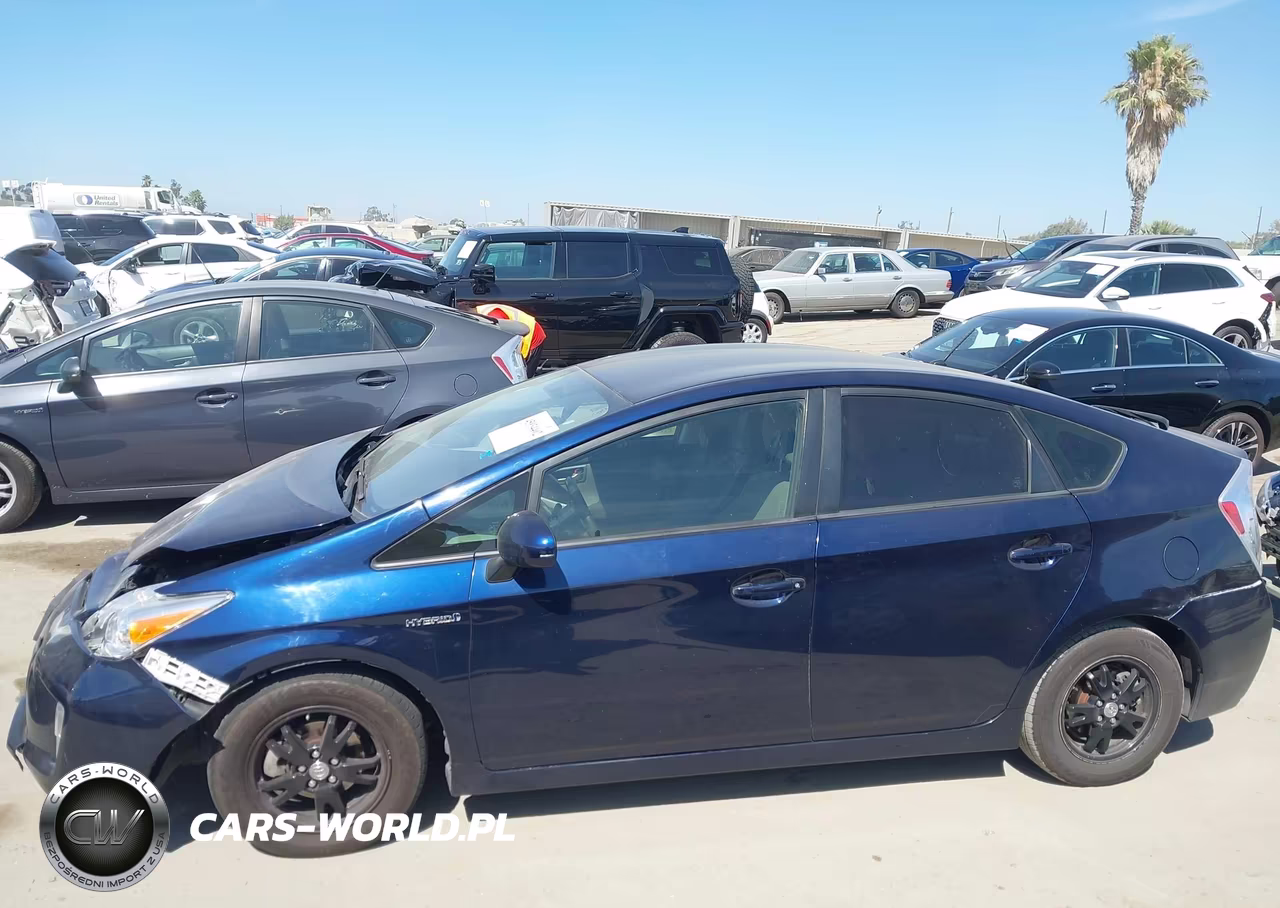 2015 Toyota Prius Two VIN:JTDKN3DU5F0446890 - 14