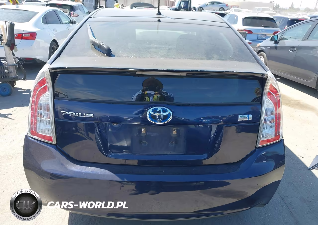 2015 Toyota Prius Two VIN:JTDKN3DU5F0446890 - 16