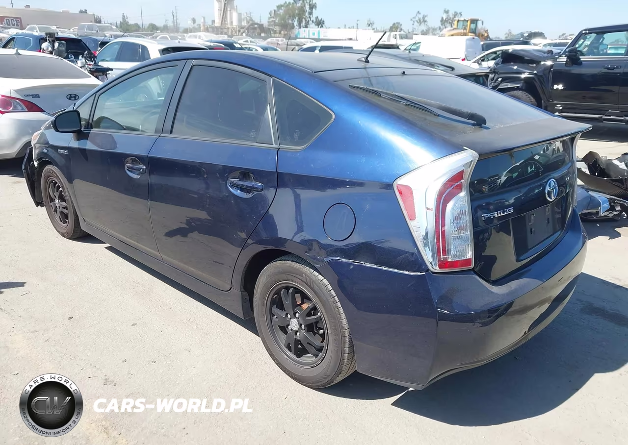 2015 Toyota Prius Two VIN:JTDKN3DU5F0446890 - 3