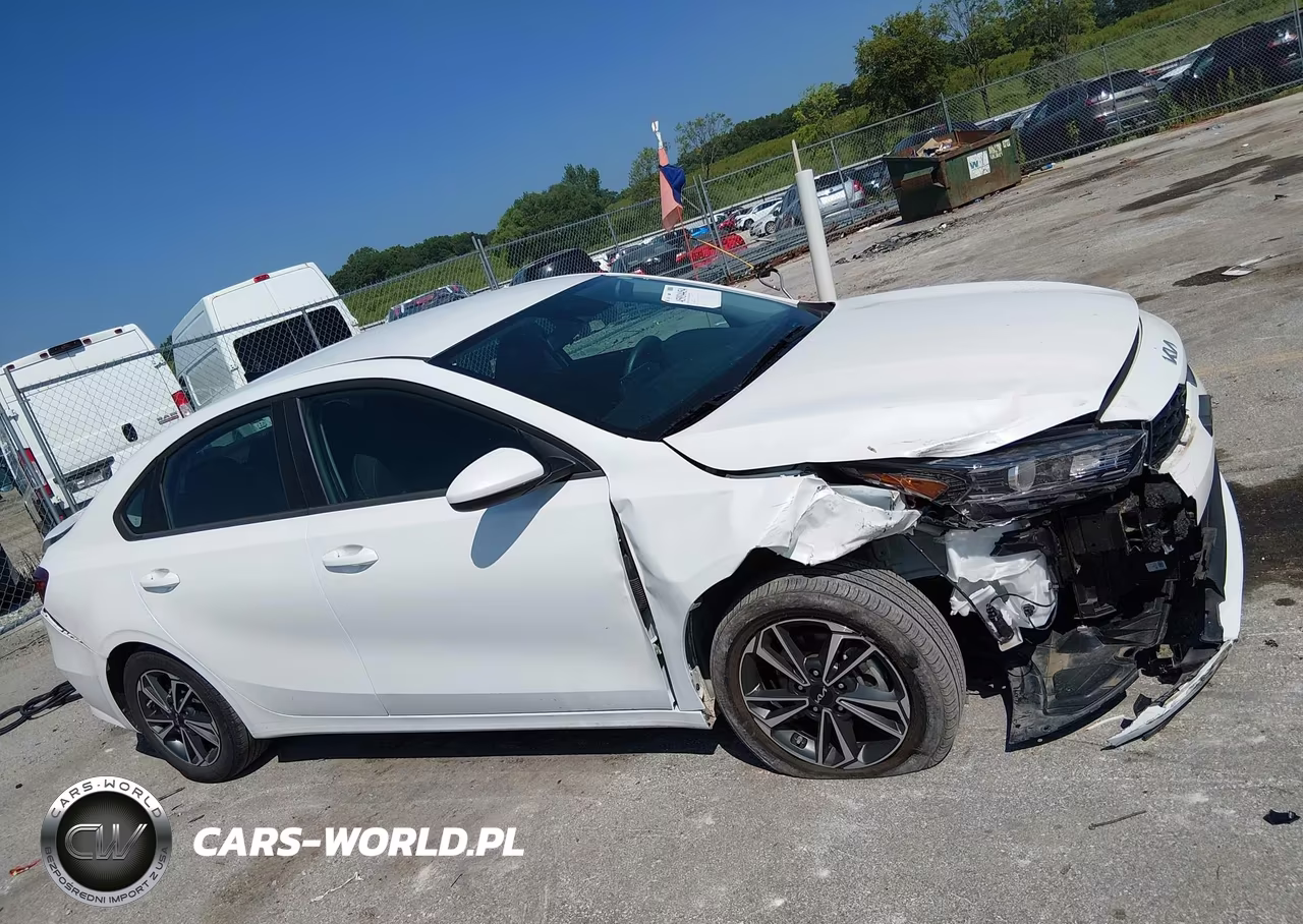 2024 Kia Forte Lxs VIN:3KPF24AD9RE815850 - 14