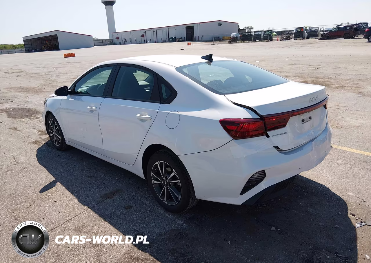 2024 Kia Forte Lxs VIN:3KPF24AD9RE815850 - 3