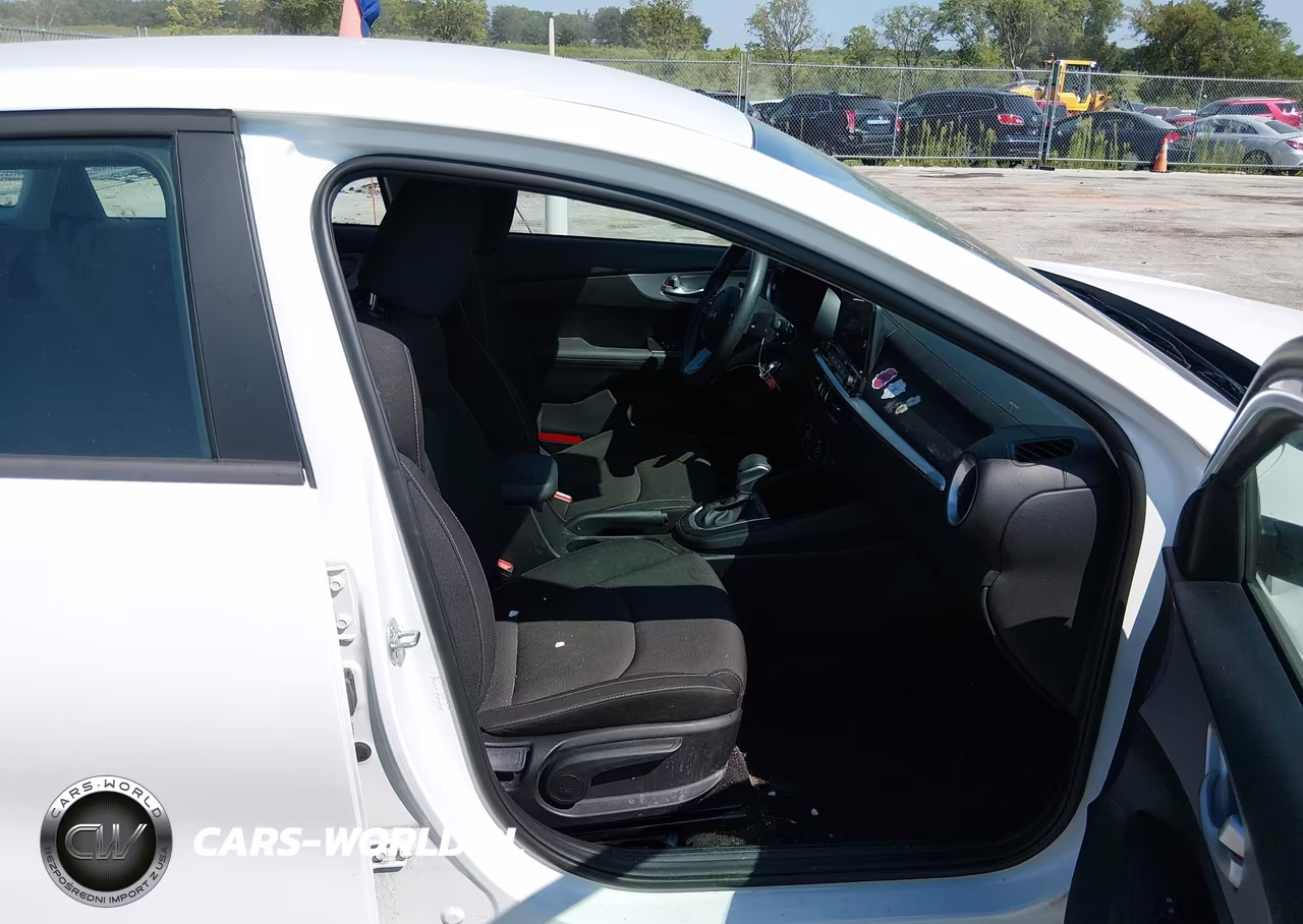 2024 Kia Forte Lxs VIN:3KPF24AD9RE815850 - 5