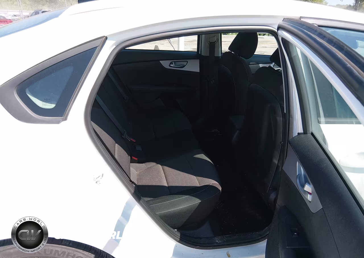 2024 Kia Forte Lxs VIN:3KPF24AD9RE815850 - 8