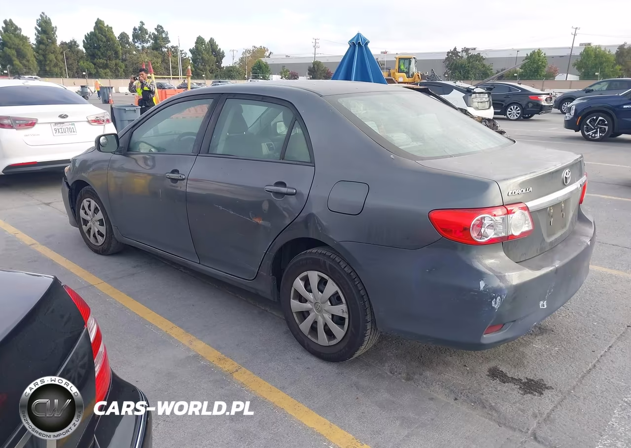 2011 Toyota Corolla Le VIN:2T1BU4EE1BC586127 - 3